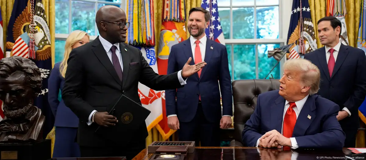Rwandan Foreign Minister Olivier Nduhungirehe (left) during a visit to the White. HouseImage: UPI Photo/Newscom/picture alliance