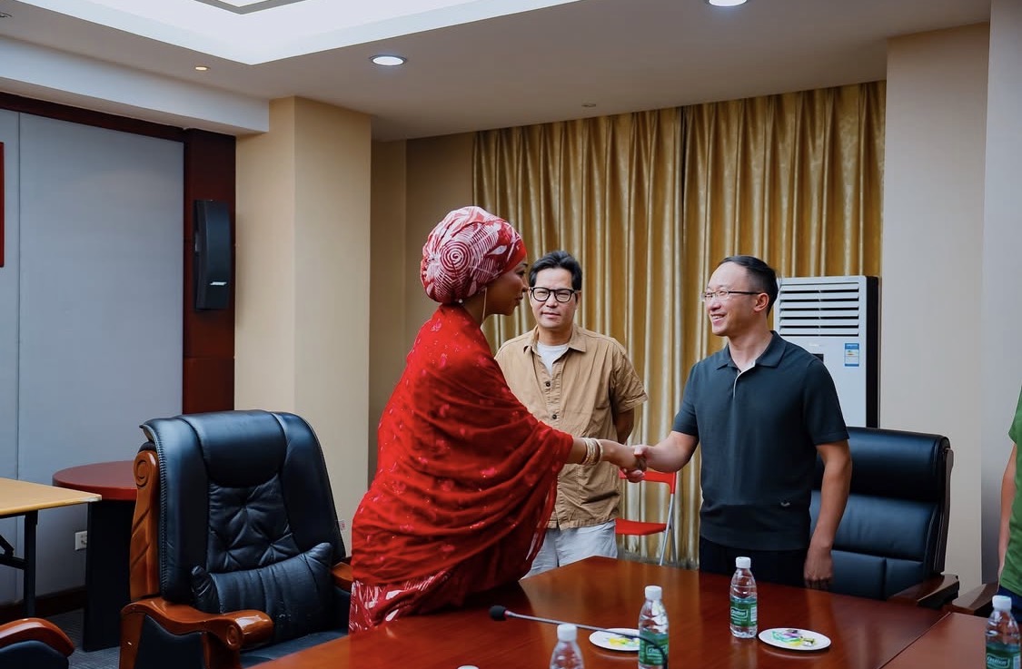 Hannatu Musawa with iCode officers