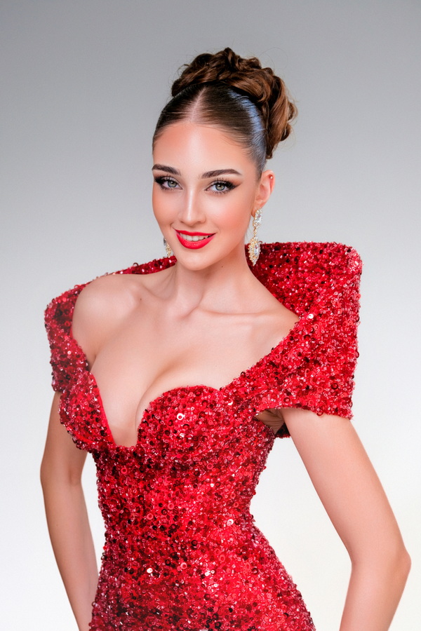 Miss Globe Albania, Valentina Gegprifti
